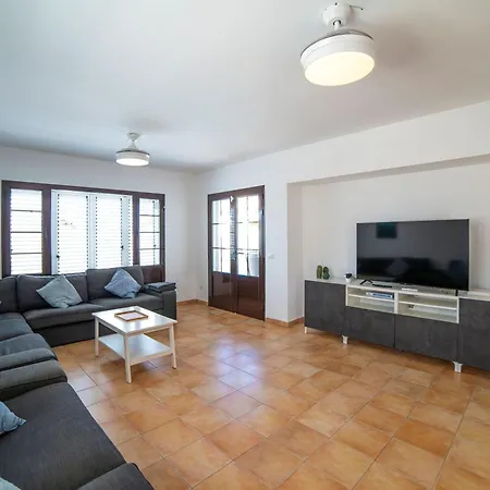 Modern Puerto Del Carmen Heated Private Pool Pool Table Maria Tías