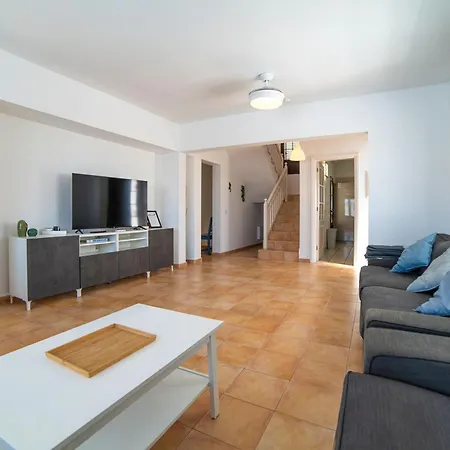 Modern Puerto Del Carmen Heated Private Pool Pool Table Maria Villa *