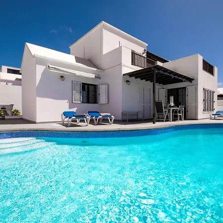 Willa Modern Puerto Del Carmen Heated Private Pool Pool Table Maria *