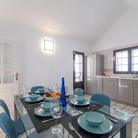 Villa Modern Puerto Del Carmen Heated Private Pool Pool Table Maria