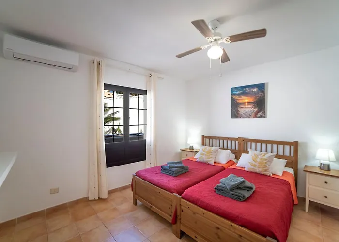 Вилла Modern Puerto Del Carmen Heated Private Pool Pool Table Maria