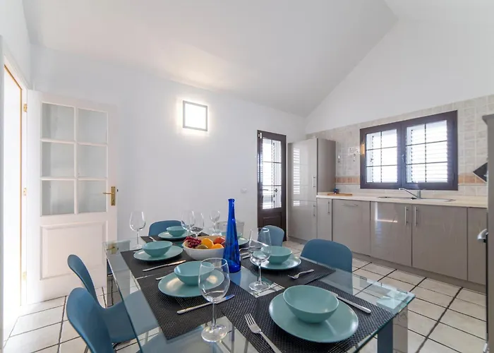 Villa Modern Puerto Del Carmen Heated Private Pool Pool Table Maria